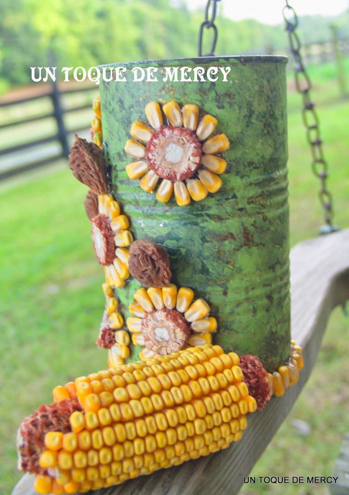 UN TOQUE DE MERCY: COSECHA DE MAIZ...DECORACION DE LATA CON FLORES