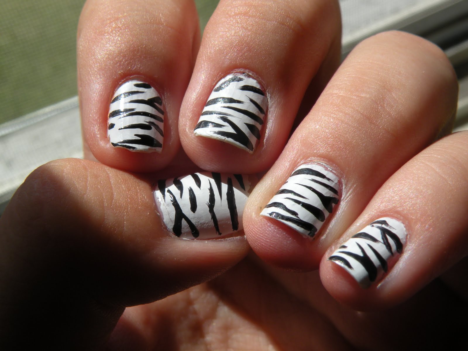 Laura39;s Nail Art: animal print nails.