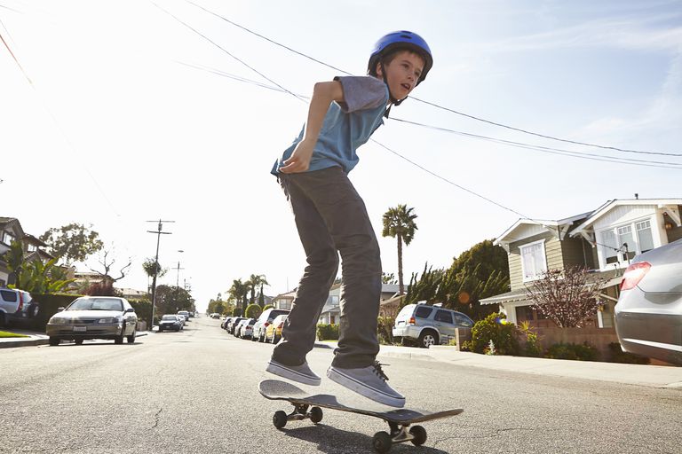 How to Jump in Skateboard Cruising (And The First Steps to Start as A