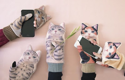 Must Have Cat Themed Products for You Cat Smartphone Mittens