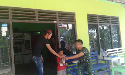 AKSI SIMPATIK BOCAH KEPADA SATGAS YMMD 103 MENUAI PUJIAN AKSI SIMPATIK BOCAH KEPADA SATGAS YMMD 103 MENUAI PUJIAN