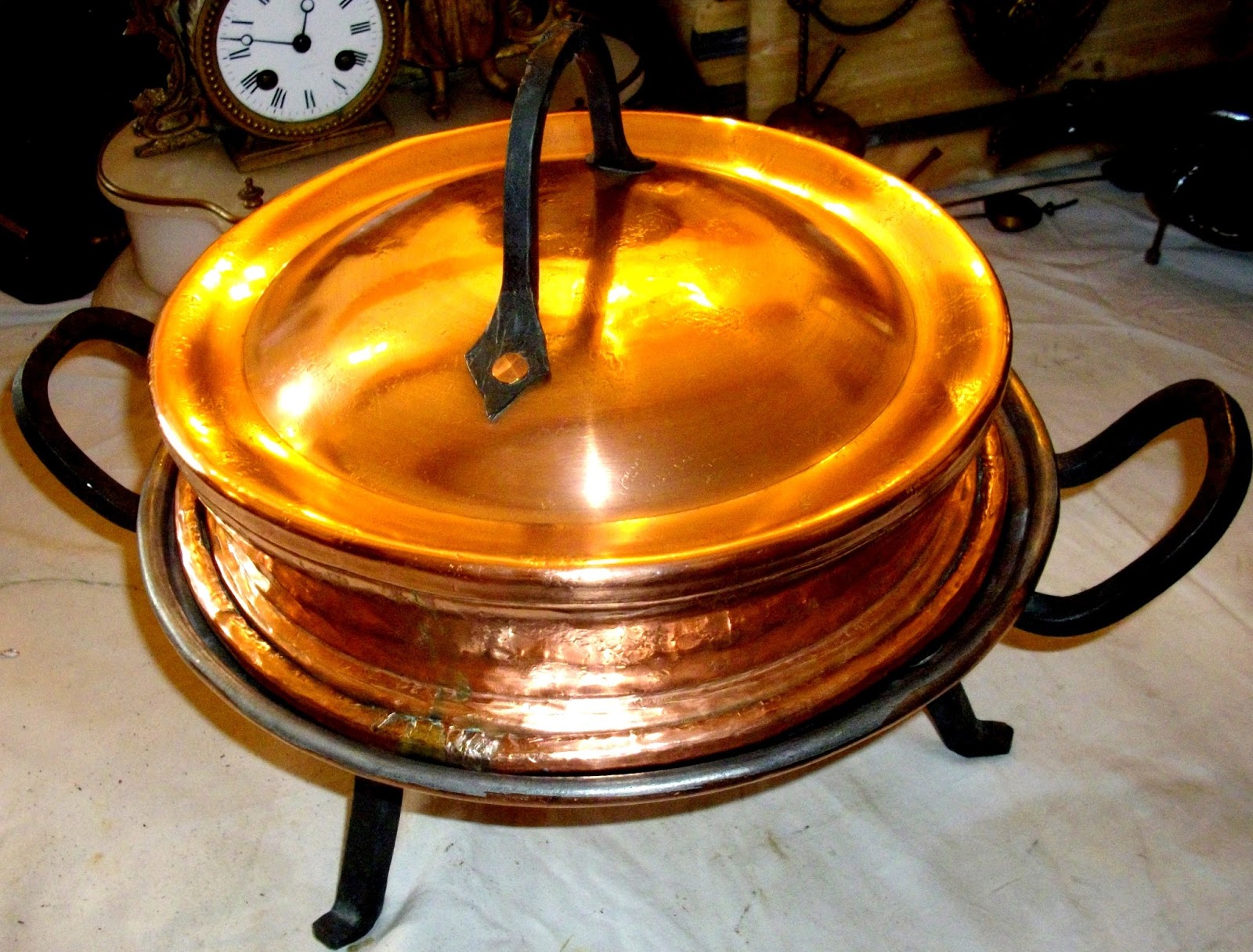 ancien plat casserole TOURTIÈRE cuivre martelé étamé français poignées fer XIXth