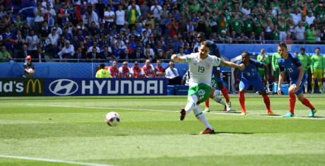 Trực tiếp Pháp - CH Ireland 0-1: Brady mở tỷ số cho Ireland - Ảnh 5 Truc tiep Phap - CH Ireland 0-1: Brady mo ty so cho Ireland - Anh 5