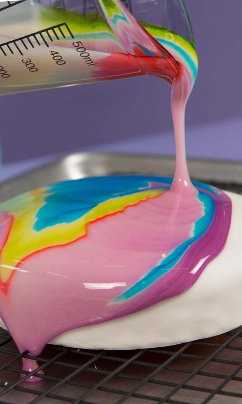 This tiedye cake frosting is completely mesmerizing