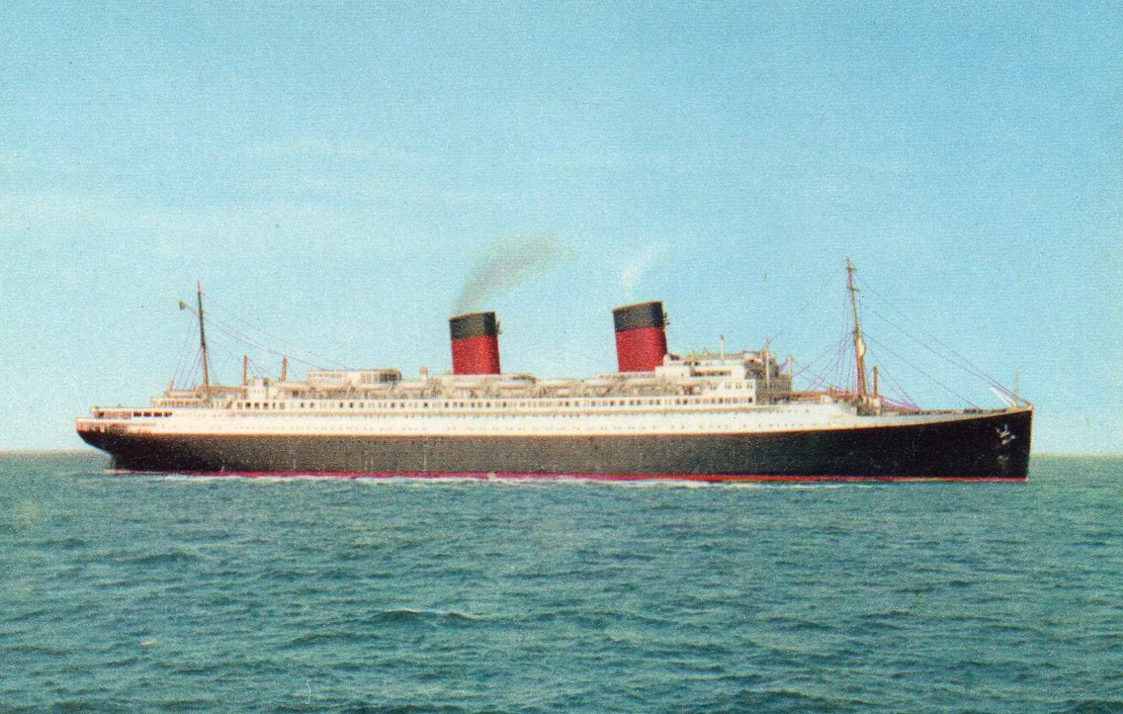 POSTAIS de NAVIOS POSTCARDS of SHIPS ILE DE FRANCE French Line post card