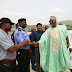 Dansanda na cikin wadanda suka tarbi dino melaye bayan yansanda na nemansa