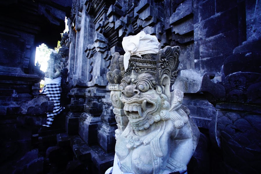 Pura Goa Lawah, bat cave temple in Bali