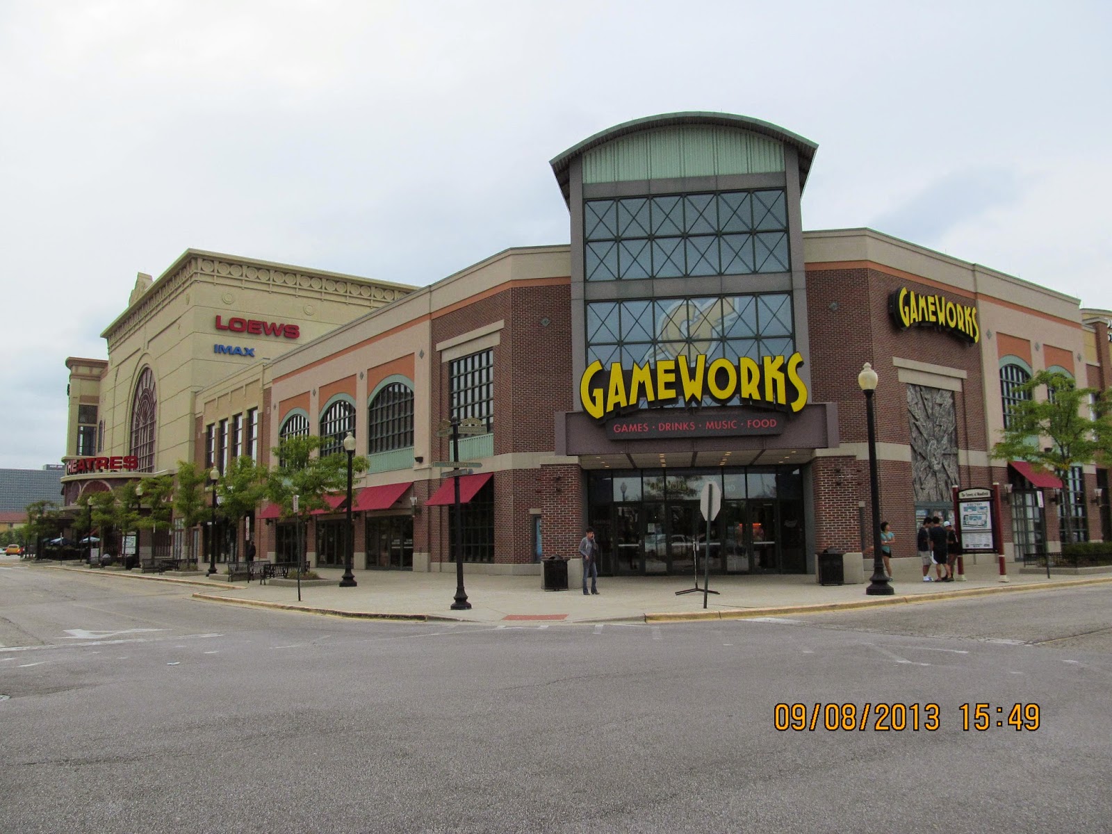 Trip to the Mall The Streets of Woodfield (Schaumburg, IL)