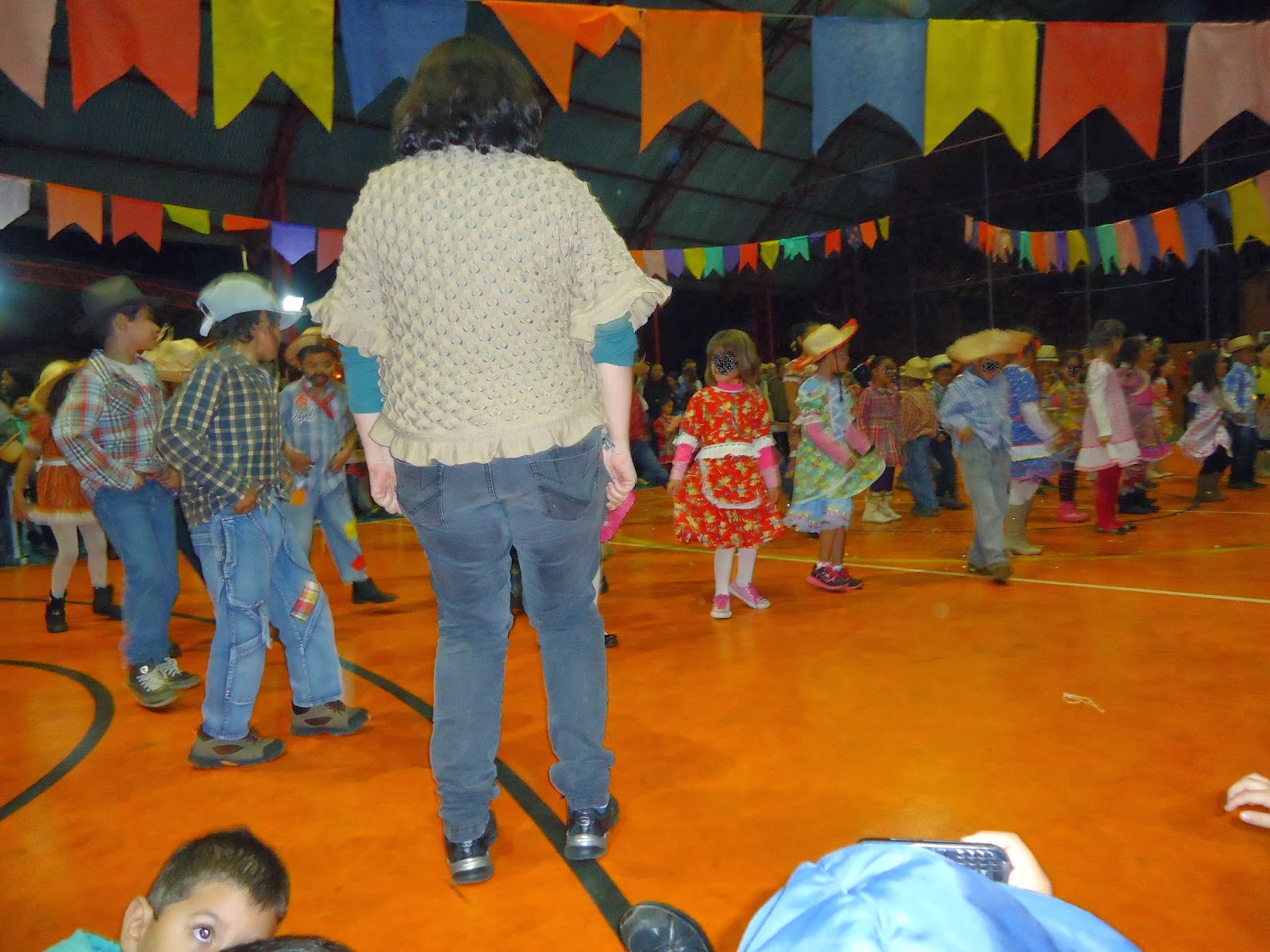 Na Festa Junina Da Escola De Pedro Havia Uma Barraca