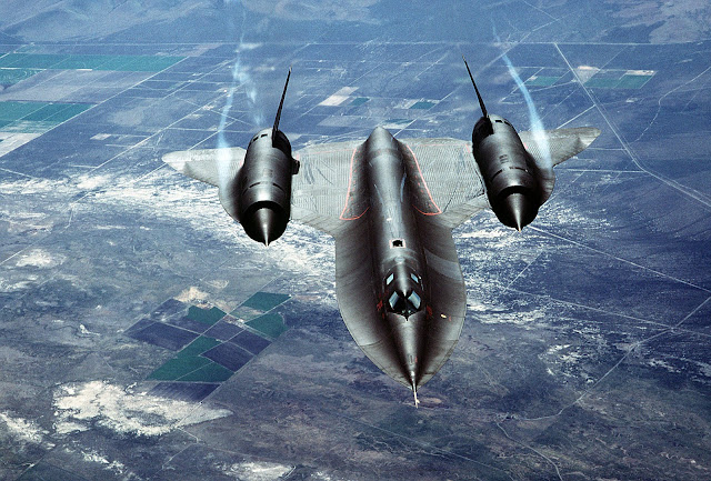 Air-to-Air overhead front view of SR-71A
