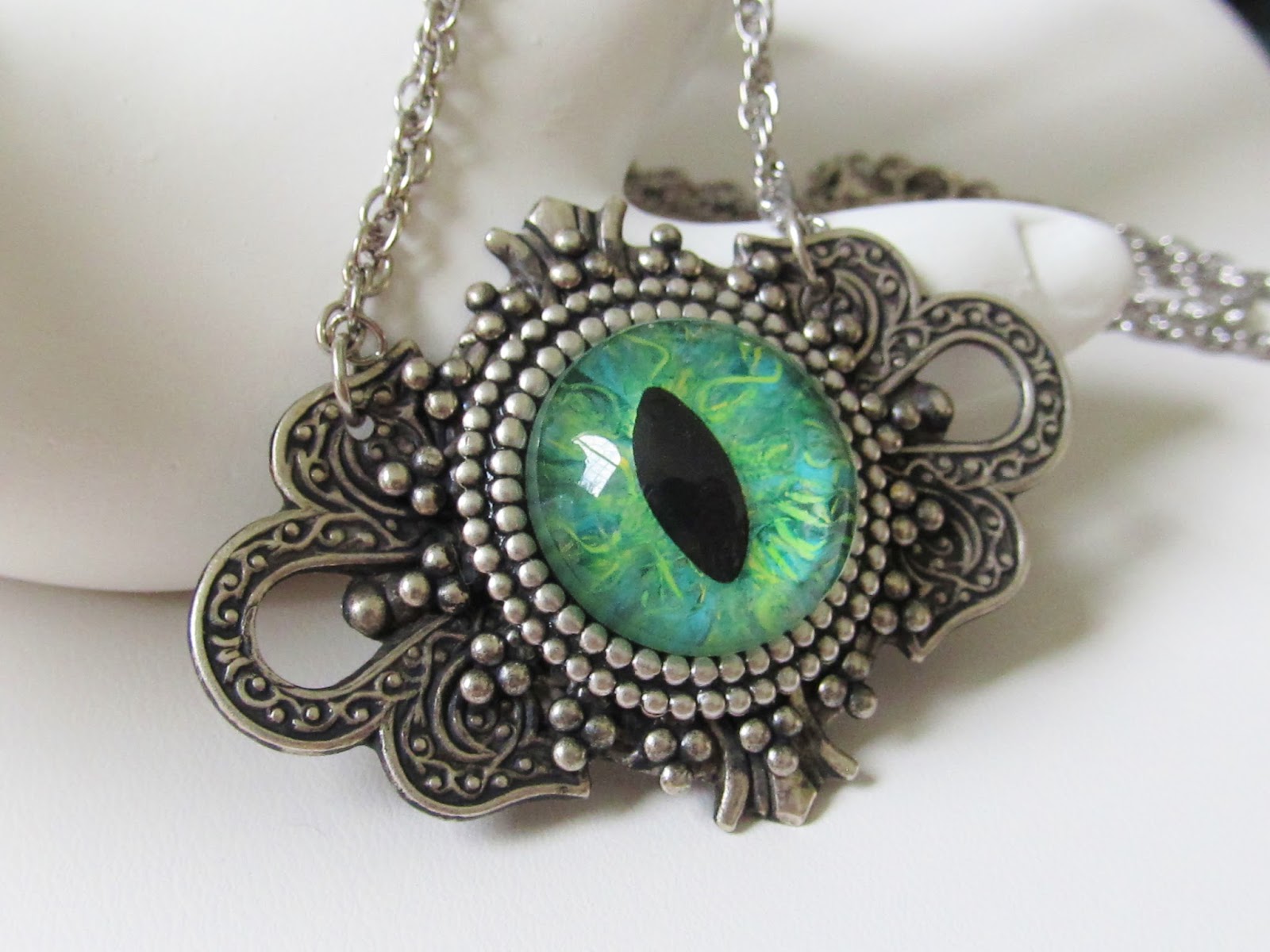 JasGlassArt Hand Painted Cat Eye Choker Necklace