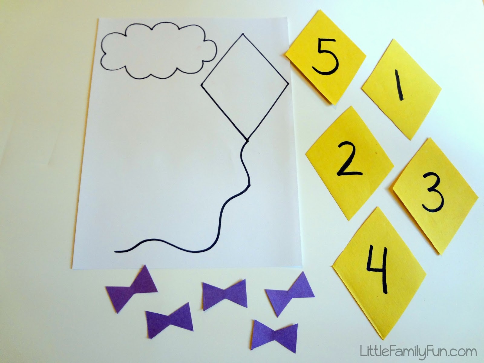 Little Family Fun Kite Counting Math Activity for Preschoolers