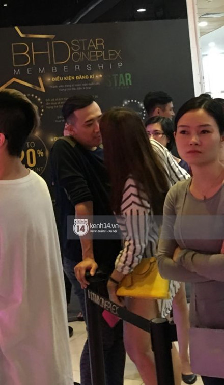 Tin nong showbiz: Tran Thanh - Hari Won khoa moi nong bong noi cong cong, Pham Huong dap tan tin don cuop nguoi yeu Ha Ho - Anh 4