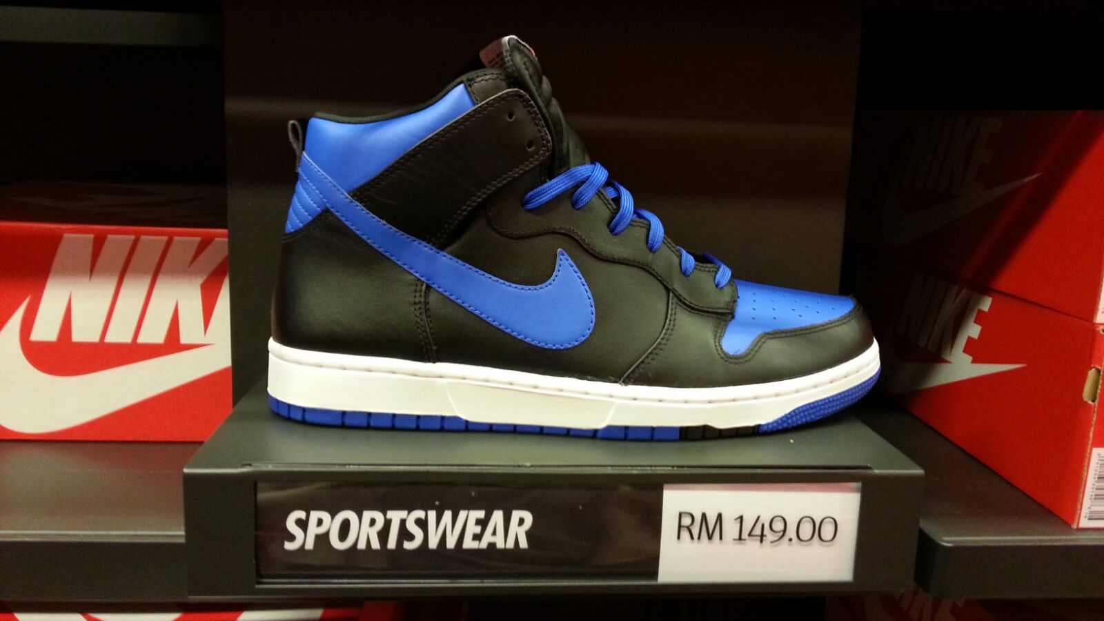 TRAV N BOOK : S8. MITSUI OUTLET PARK KLIA