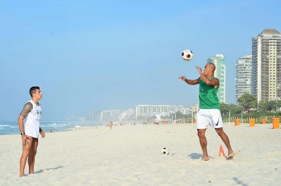 Experiente atacante Júlio César acerta com time de Zico