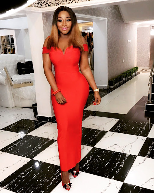  Ini edo is all shade of stunning in this red number 