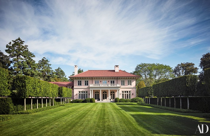 Inside an elegant, floral-filled Southampton country manor!