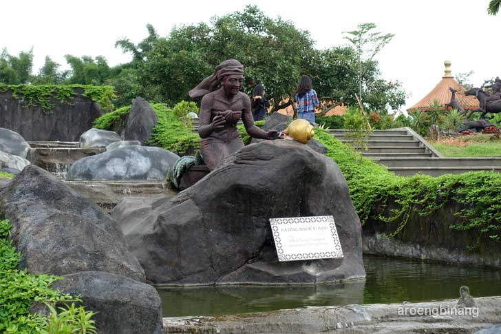 taman legenda keong emas tmii jakarta