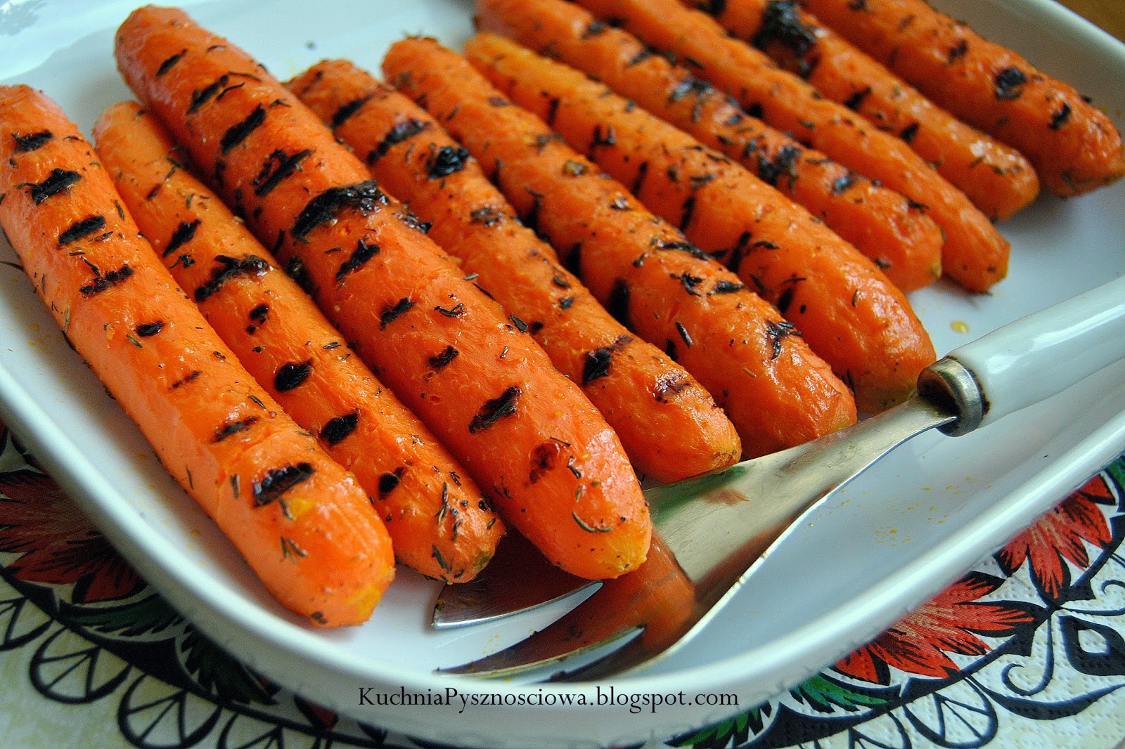 218. Grillowane marchewki z tymiankiem na rozpoczęcie sezonu grillowego