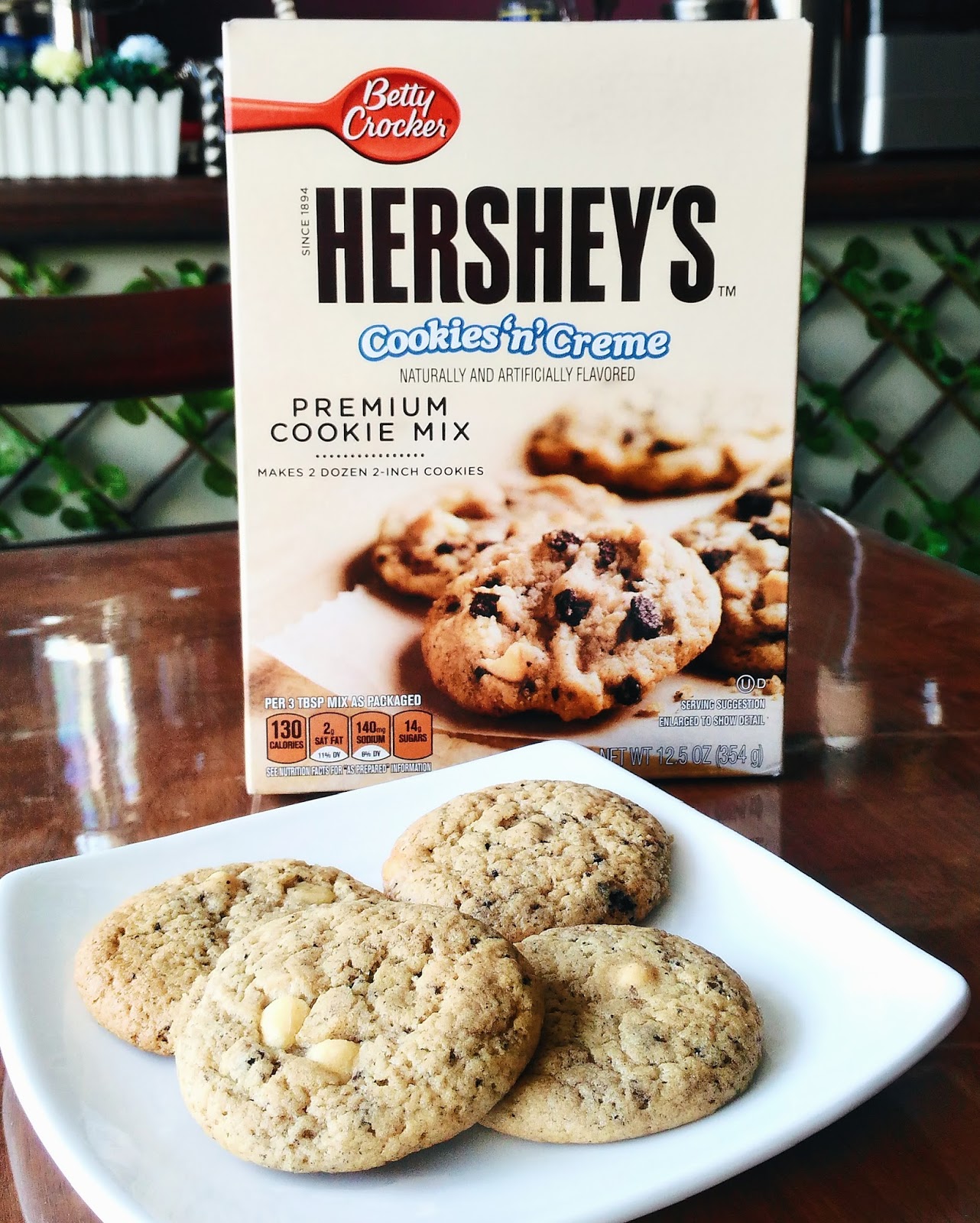 Lucky Citrine Now Baking Betty Crocker Hershey's Cookies 'n' Creme