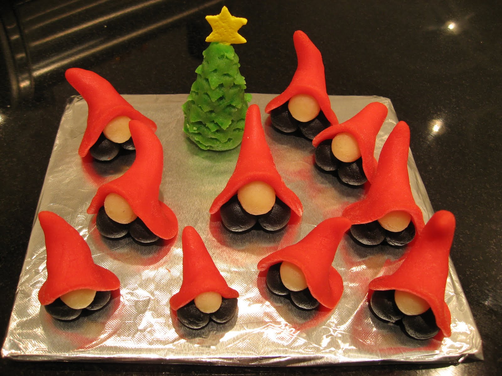 Hobbybakern the sweet life Små marsipanfigurer