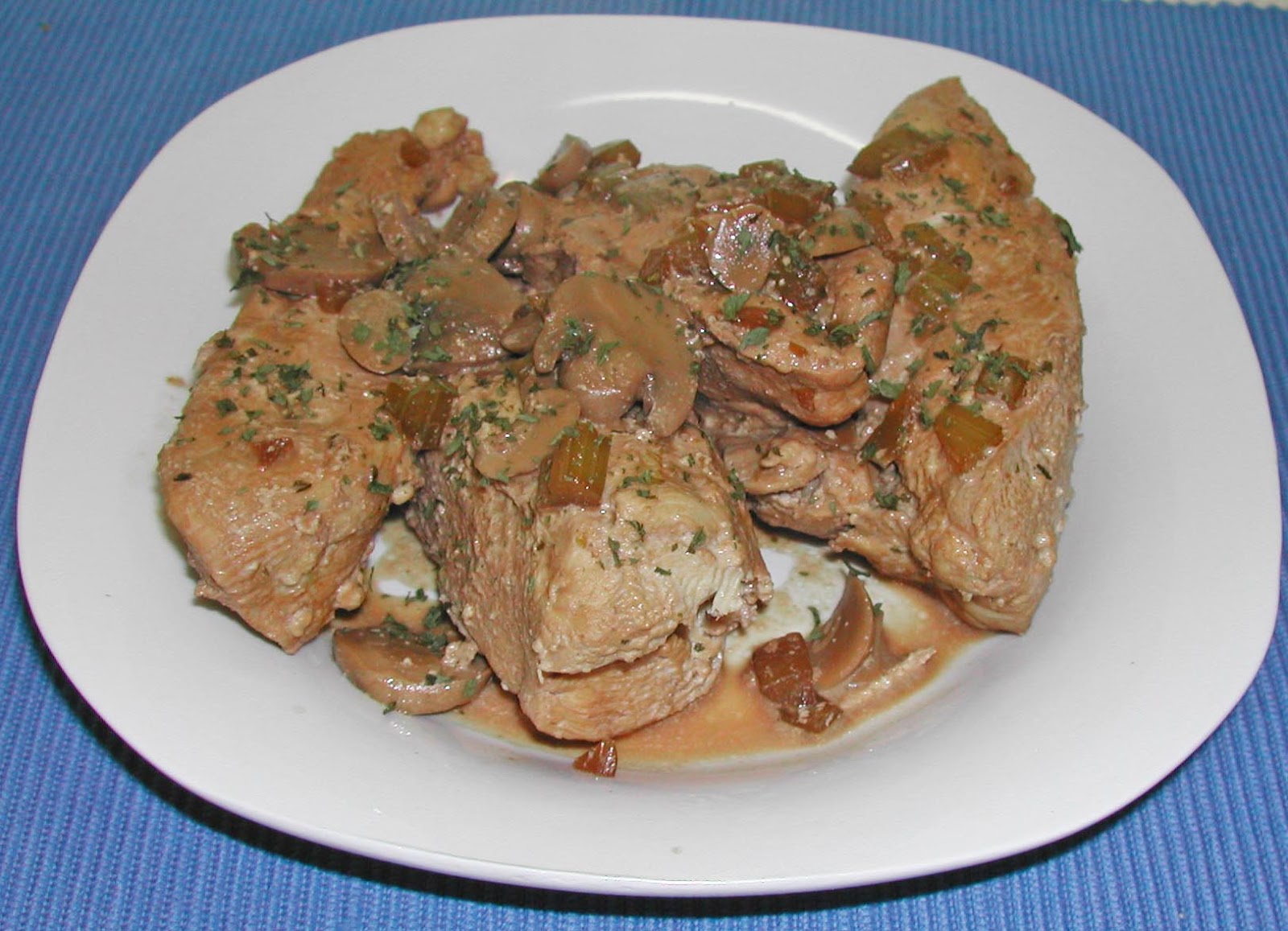 The Iowa Housewife Poached chicken with wine and mushroom sauce