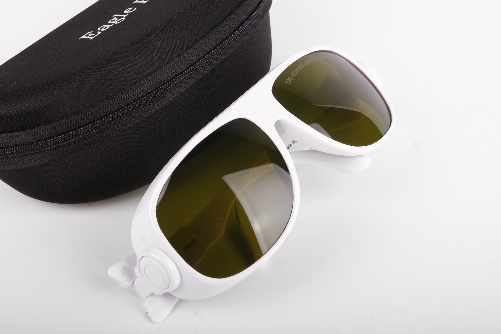 Gigaalaser_Lucien Importance of Wearing Safety Goggles