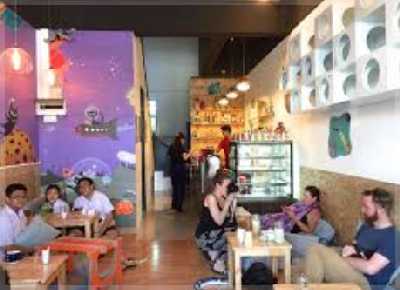 Ide Buat Desain Interior Cafe  Kecil di Rumah Ruko 