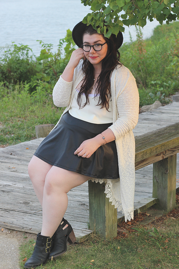 The Golden Hour--a look on http://www.katielikeme.com #fatshion #fashion #psblogger