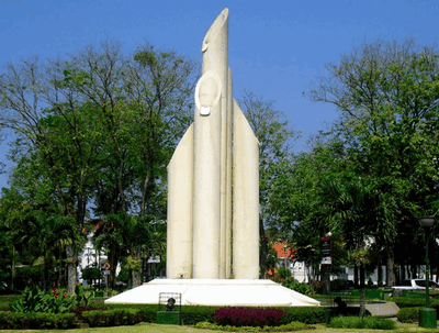 Monumen Bambu Runcing Monumen Bambu Runcing