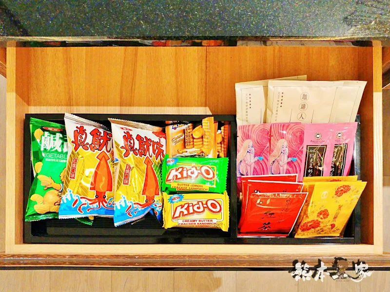三重江月行館|挑高房型與媲美好樂迪KTV視聽室獨立空間|大窗綠化環境好舒適