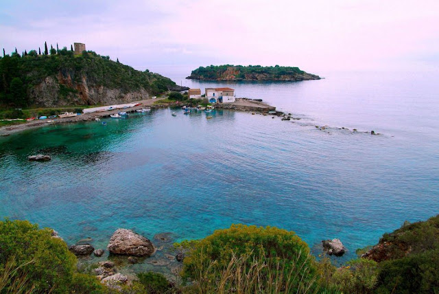 ΓΙΑ ΠΟΣΑ ΛΕΦΤΑ ΞΕΠΟΥΛΑΝΕ ΤΗ ΜΑΝΗ, ΠΑΣΟΚ ΚΑΙ ΝΕΑ ΔΗΜΟΚΡΑΤΙΑ;
