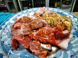 焼肉「江畑」：てっちゃん・ロース・カルビ・天肉（ツラ）少量盛