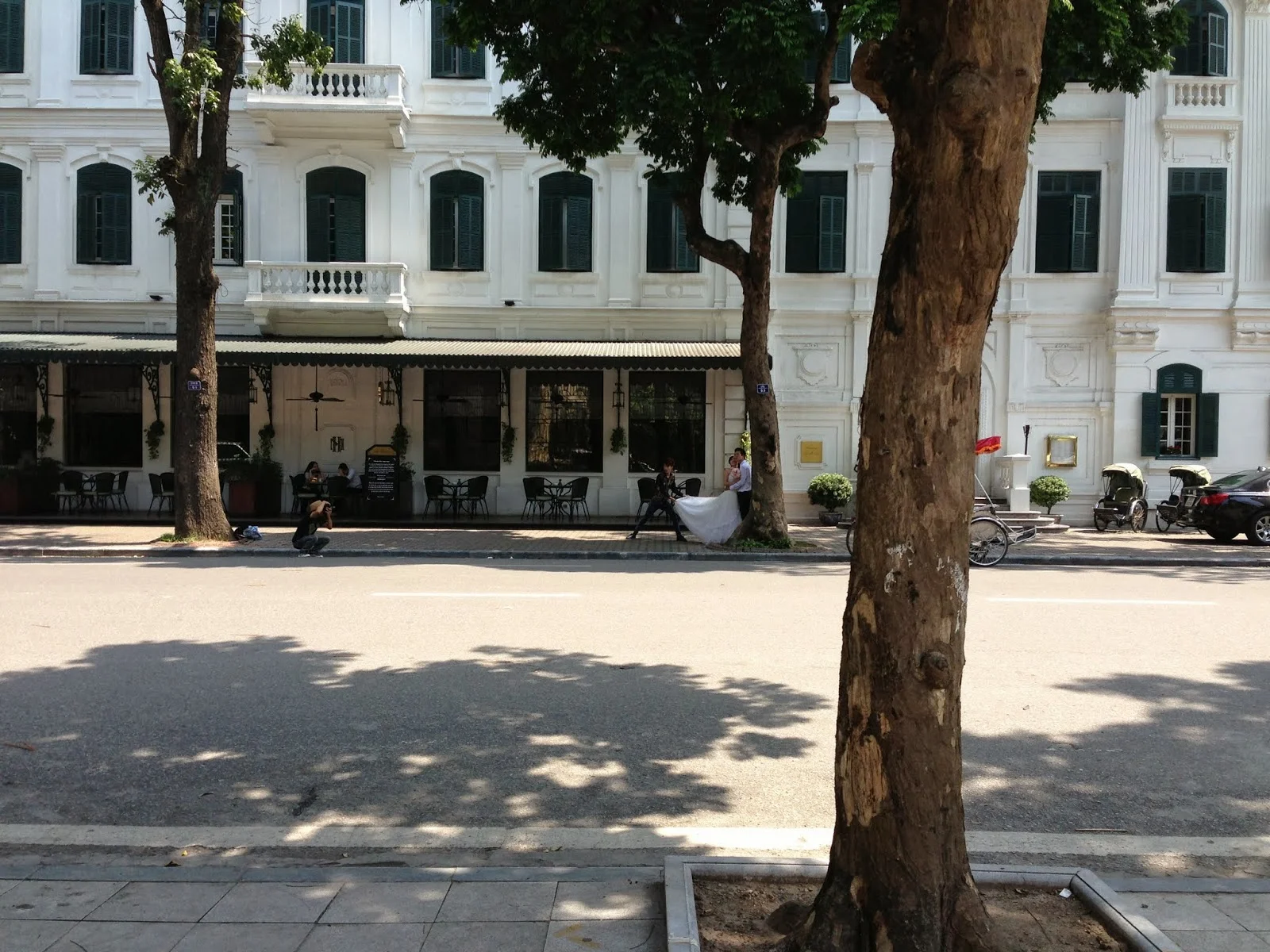 sidewalk-hanoi