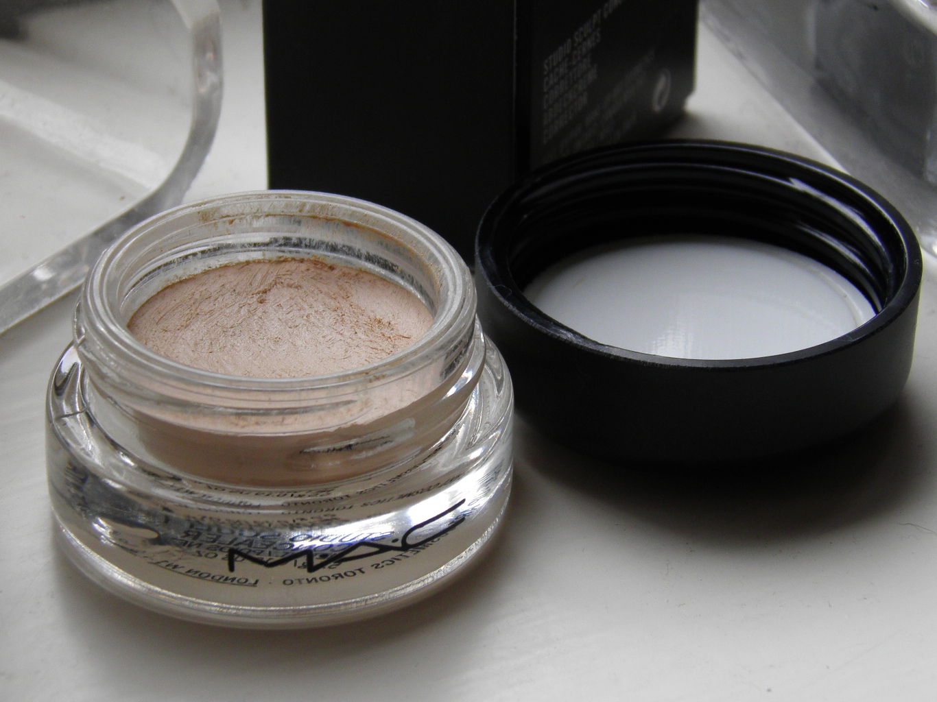 mac studio sculpt concealer