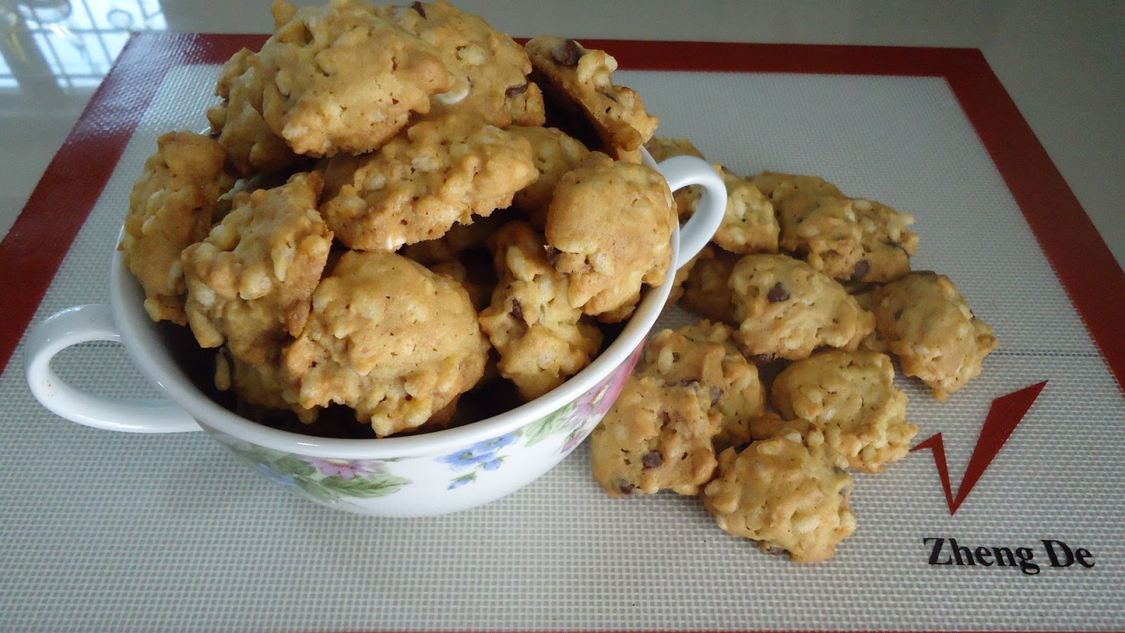 Zara ♥ Baking BUBBLE RICE COOKIES...