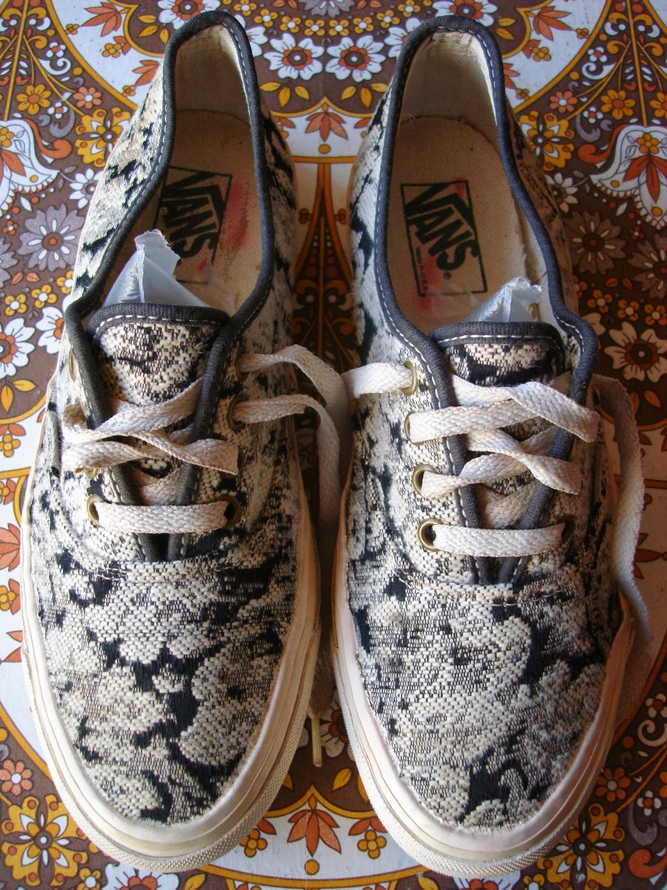 theothersideofthepillow vintage VANS woven tapestry AUTHENTIC style