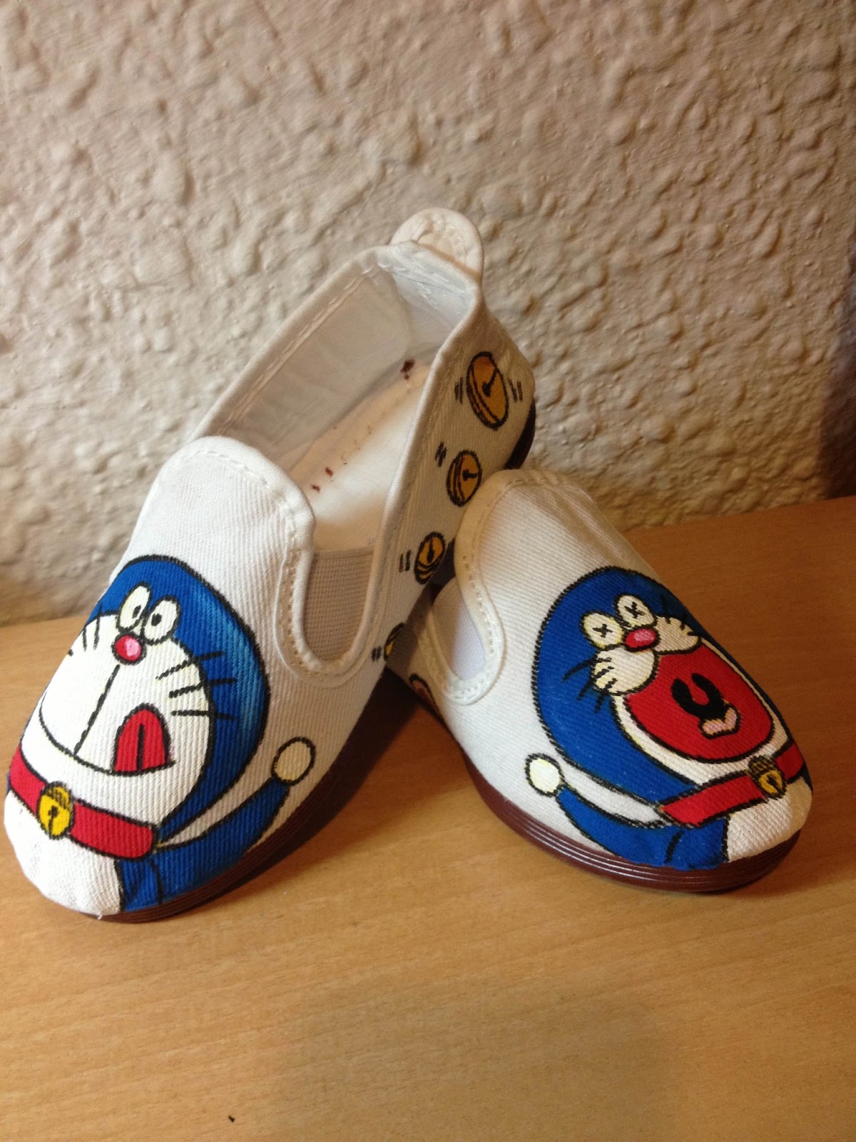 PERSONALIZACIÓN DE CAMISETAS Y ZAPATILLAS ALEX Zapatillas Doraemon