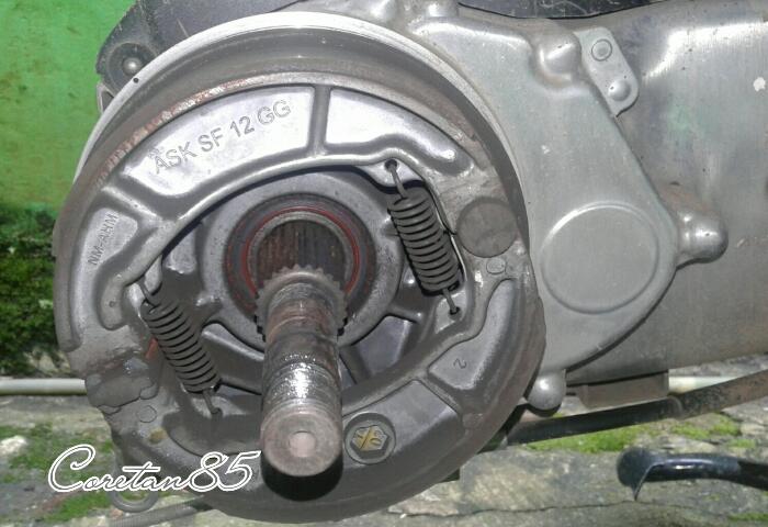 Cara ganti kanvas rem roda belakang Honda Vario 125
