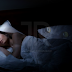 Siapa yang bancuh minuman dan tidur di sebelah saya malam tadi?