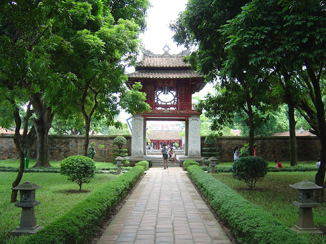 8 tips for exploring the Hanoi capital 6