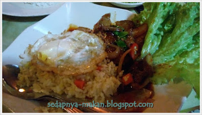 nasi goreng paprik, telur mata