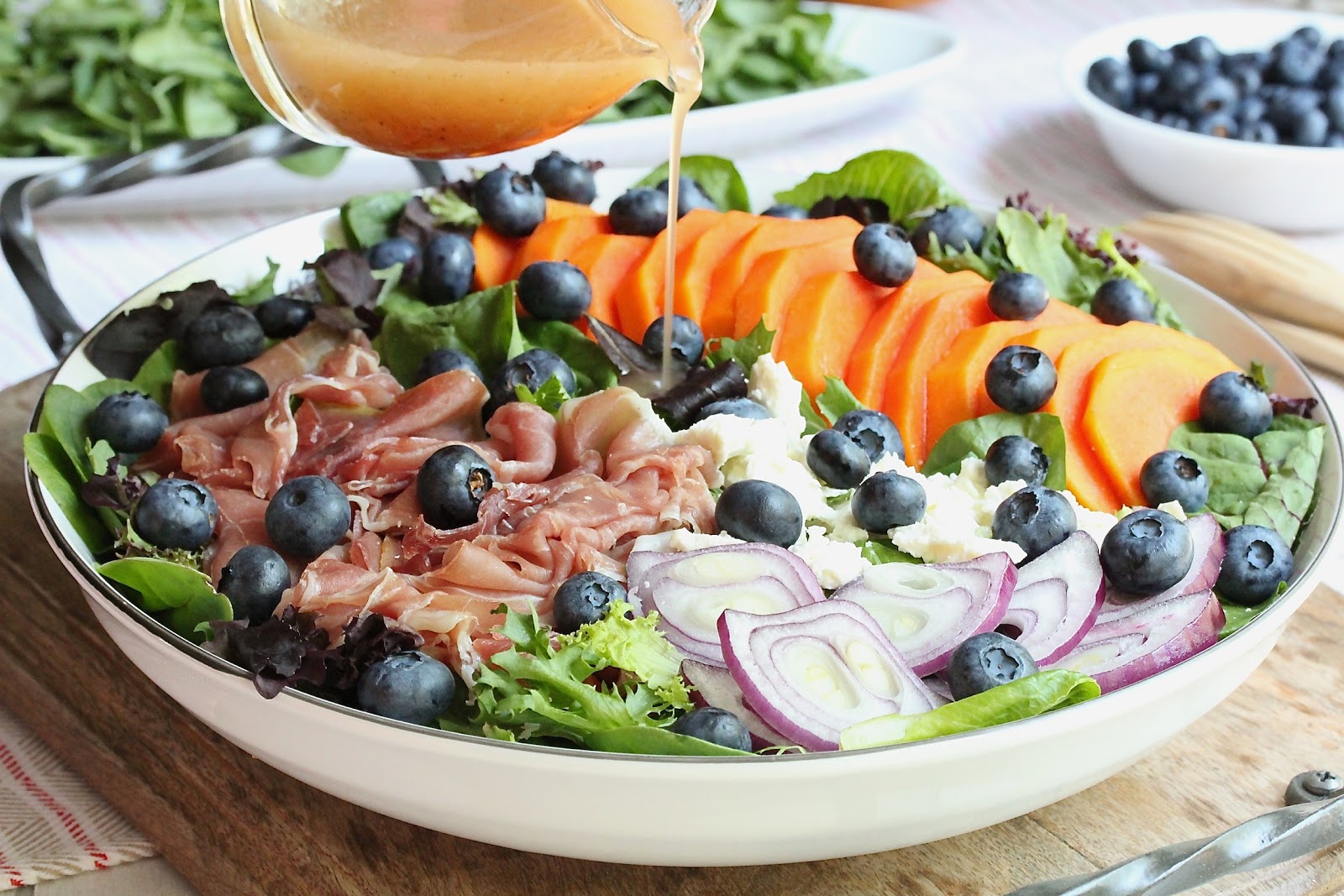PAPAYA PROSCIUTTO AND BLUEBERRY SALAD WITH MAPLE SYRUP VINAIGRETTE In