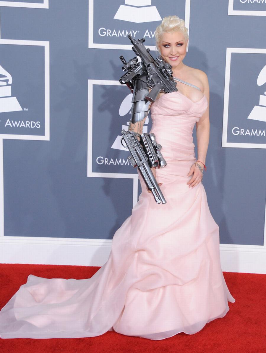 omg penyanyi sasha gradiva membuat senjata ke grammy omg penyanyi sasha gradiva membuat senjata ke grammy