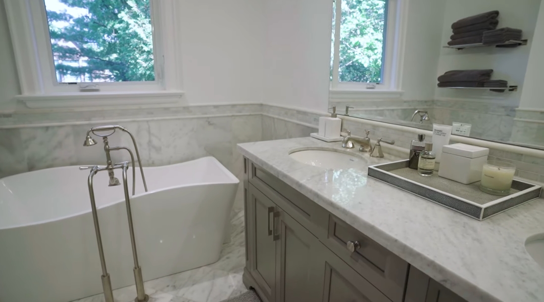 Tour 100 Snowdon Ave, Toronto vs. 43 Interior Design Photos