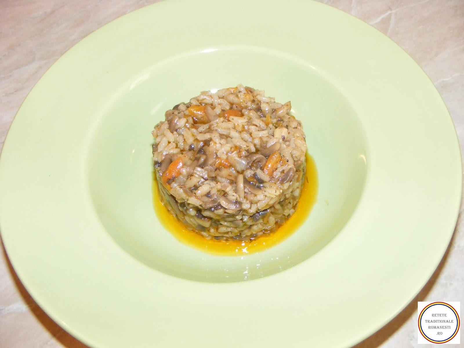 Pilaf de orez cu ciuperci reteta Retetetraditionaleromanesti.ro