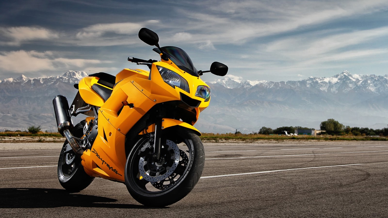 Yellow Daytona Motorcycle | Full HD Desktop Wallpapers 1080p