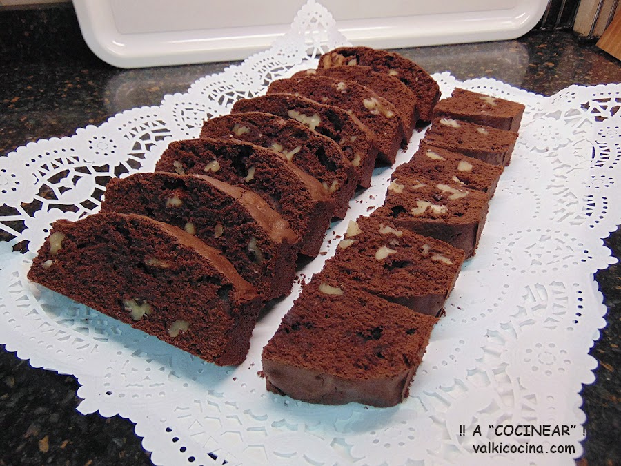Brownie de chocolate y nueces con helado