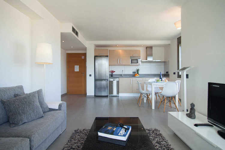 Una Pizca de Hogar: Ventajas de alquilar un apartamento, si viajas con