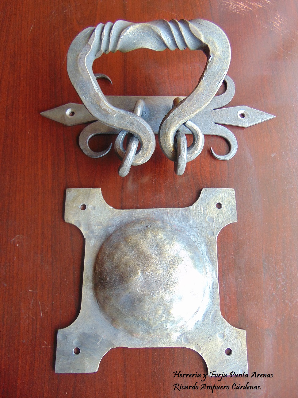 Herreria y Forja Punta Arenas: Llamadores para Puertas